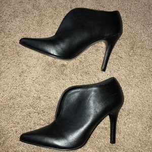Sexy levity V Cut Booties NWOT